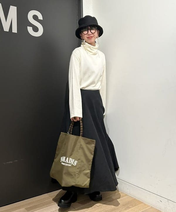 佐藤 美樹さんの「BEAMS WOMEN｜【WEB限定】TATRAS / IPAMA ボア フードジャケット」を使ったコーディネート