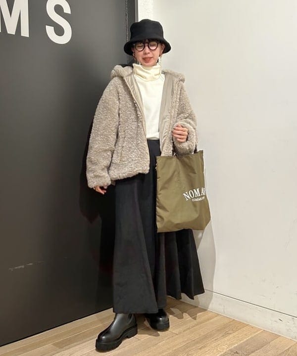 佐藤 美樹さんの「BEAMS WOMEN｜【WEB限定】TATRAS / IPAMA ボア フードジャケット」を使ったコーディネート