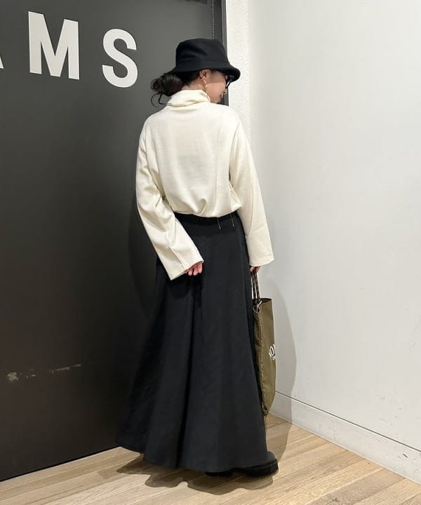 佐藤 美樹さんの「BEAMS WOMEN｜【WEB限定】TATRAS / IPAMA ボア フードジャケット」を使ったコーディネート