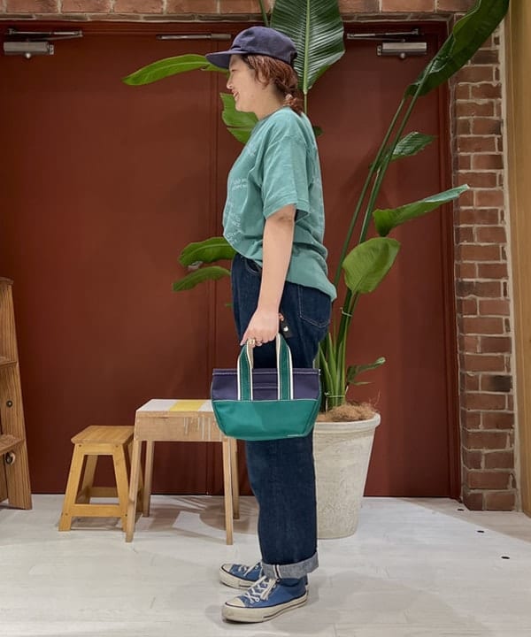 エノモト アミさんの「BEAMS WOMEN｜L.L.Bean × BEAMS PLUS ＆ BEAMS BOY / Deep Bottom Deluxe Boat and Tote Mini」を使ったコーディネート