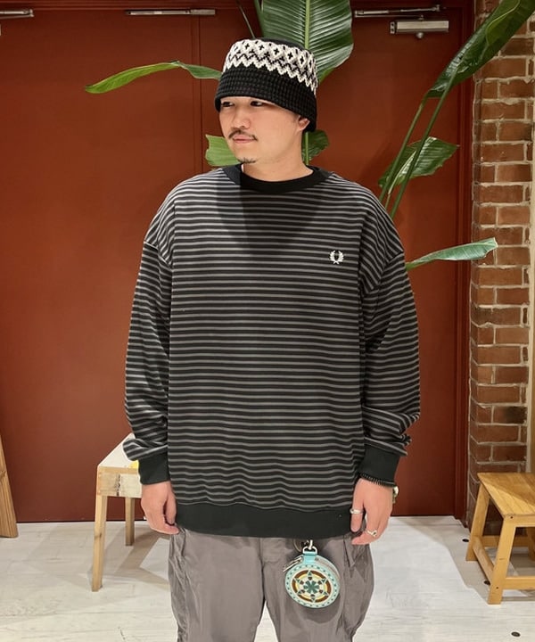 新里 京介さんの「BEAMS WOMEN｜BEAMS / ビッグ 6ポケット カーゴパンツ」を使ったコーディネート