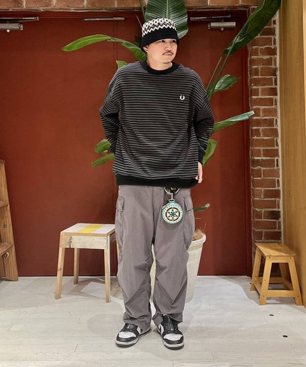 新里 京介さんの「BEAMS WOMEN｜BEAMS / ビッグ 6ポケット カーゴパンツ」を使ったコーディネート