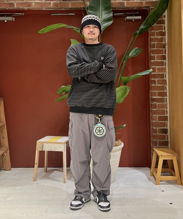 新里 京介さんの「BEAMS WOMEN｜BEAMS / ビッグ 6ポケット カーゴパンツ」を使ったコーディネート