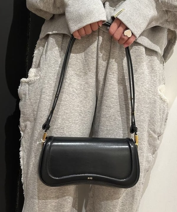 ando naoさんの「BEAMS WOMEN｜JW PEI / Joy Bag」を使ったコーディネート