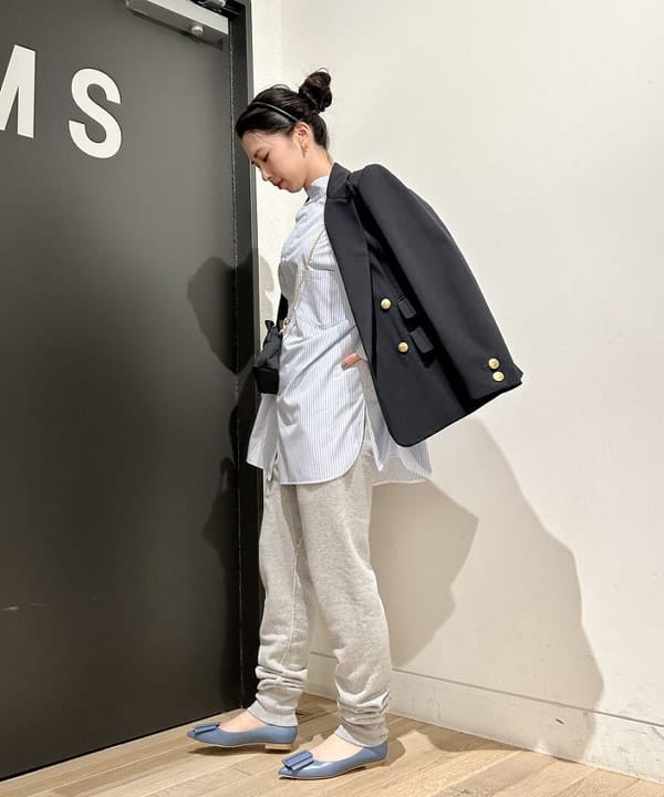 佐藤 美樹さんの「BEAMS WOMEN｜Demi-Luxe BEAMS / バックル ポインテッドトゥ パンプス」を使ったコーディネート