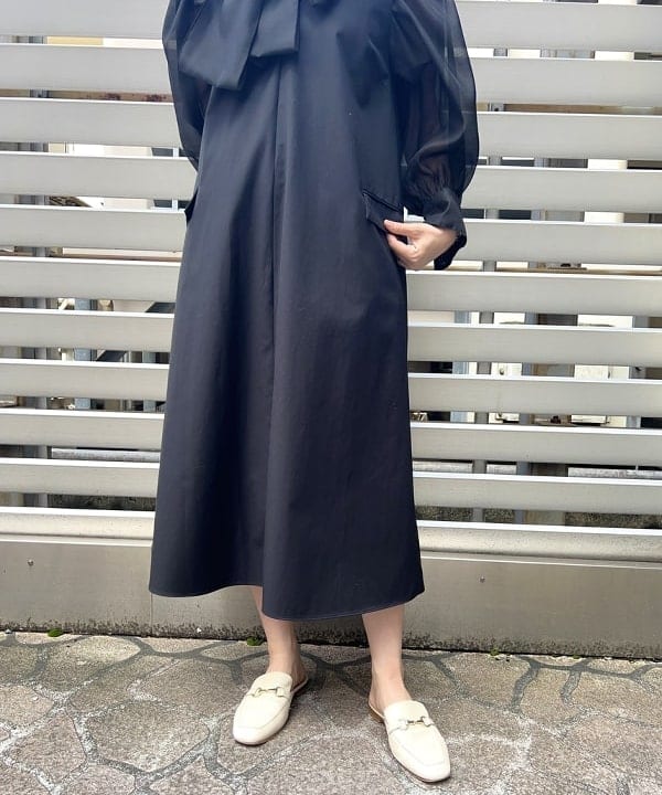 千田 静香さんの「BEAMS WOMEN｜オーガンジー リボンブラウス」を使ったコーディネート