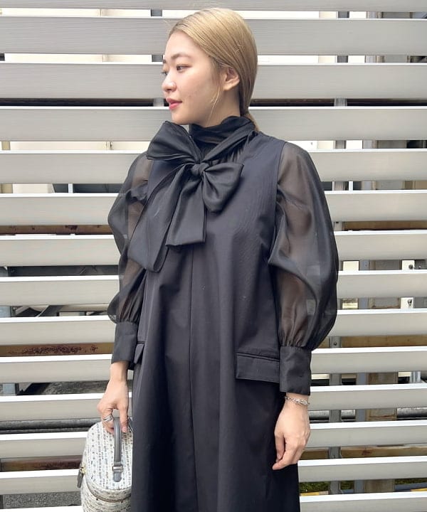 千田 静香さんの「BEAMS WOMEN｜オーガンジー リボンブラウス」を使ったコーディネート