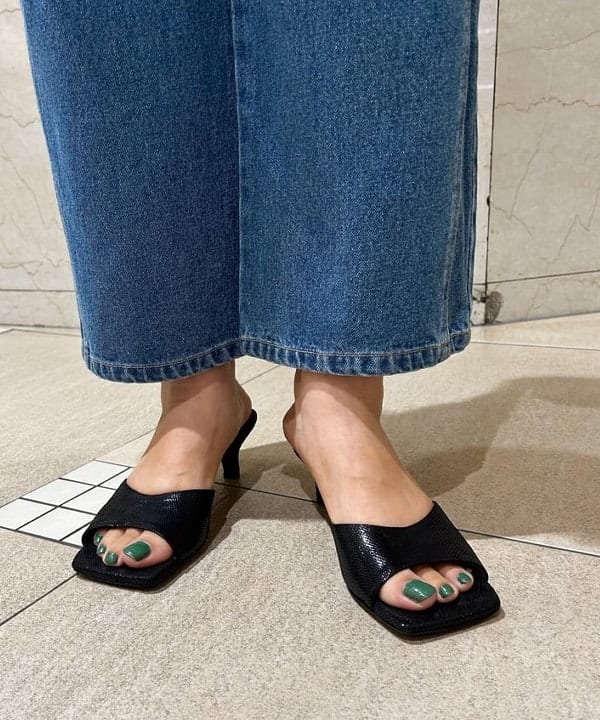川口 恵さんの「BEAMS WOMEN｜Ray BEAMS / ラウンド カット ミュール」を使ったコーディネート