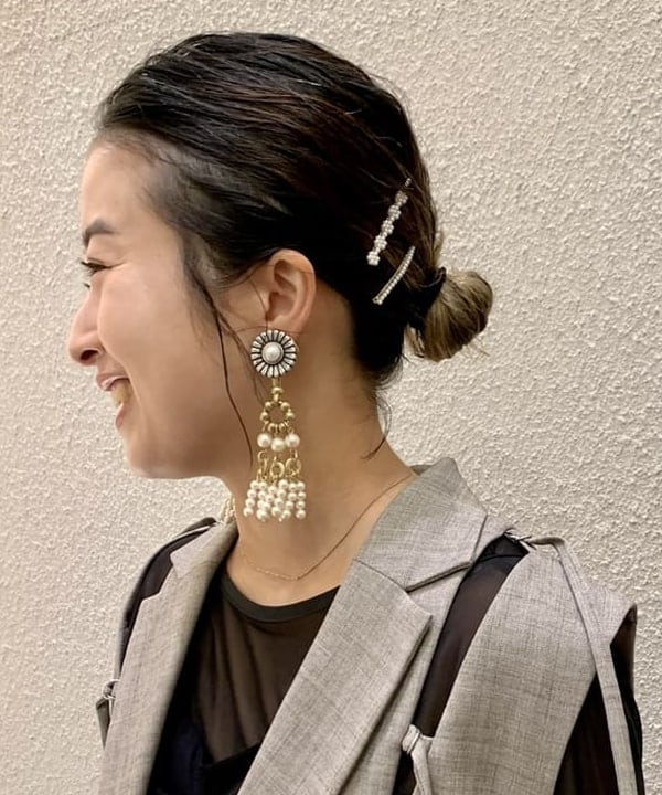 吉田　真実さんの「BEAMS WOMEN｜BEAMS BOY / パール セット ヘアピン」を使ったコーディネート