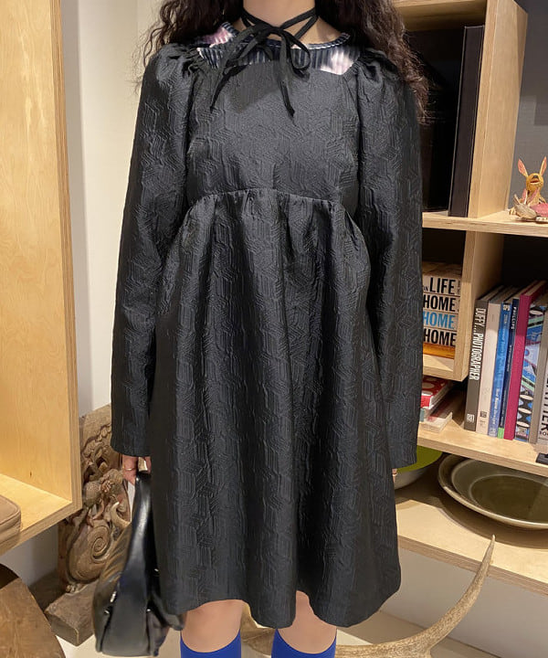 マツド ユメカさんの「BEAMS WOMEN｜Ray BEAMS / フクレ ジャカード スクエアネック ミニワンピース」を使ったコーディネート