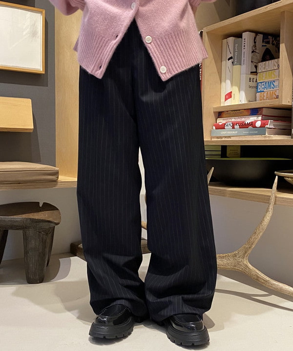マツド ユメカさんの「BEAMS WOMEN｜Ray BEAMS / ストレッチ レース ハイネック トップス」を使ったコーディネート