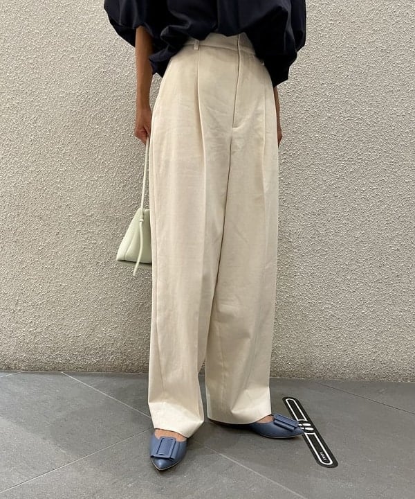 五十峯 さよさんの「BEAMS WOMEN｜Demi-Luxe BEAMS / バックル ポインテッドトゥ パンプス」を使ったコーディネート