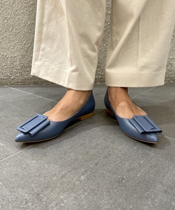 五十峯 さよさんの「BEAMS WOMEN｜Demi-Luxe BEAMS / バックル ポインテッドトゥ パンプス」を使ったコーディネート