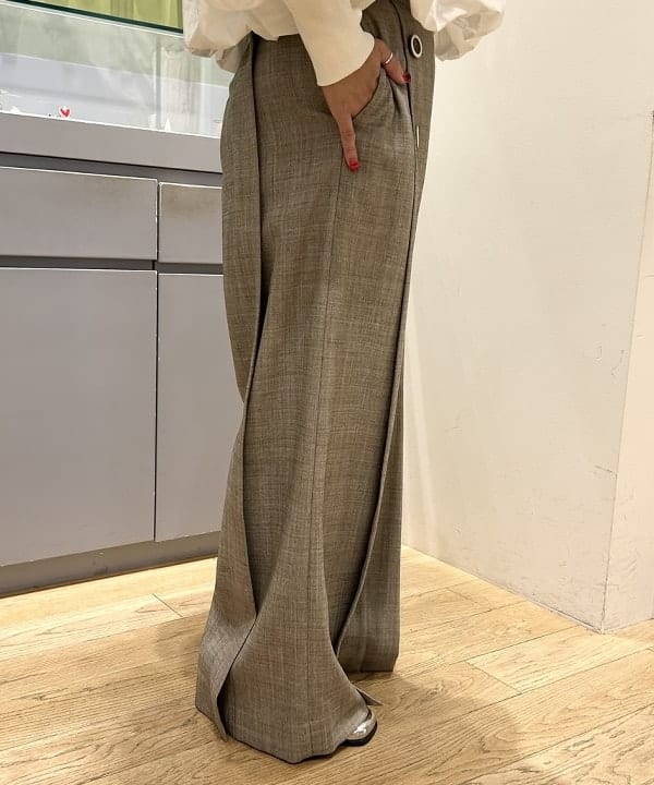 オカベ　アヤカさんの「BEAMS WOMEN｜」を使ったコーディネート