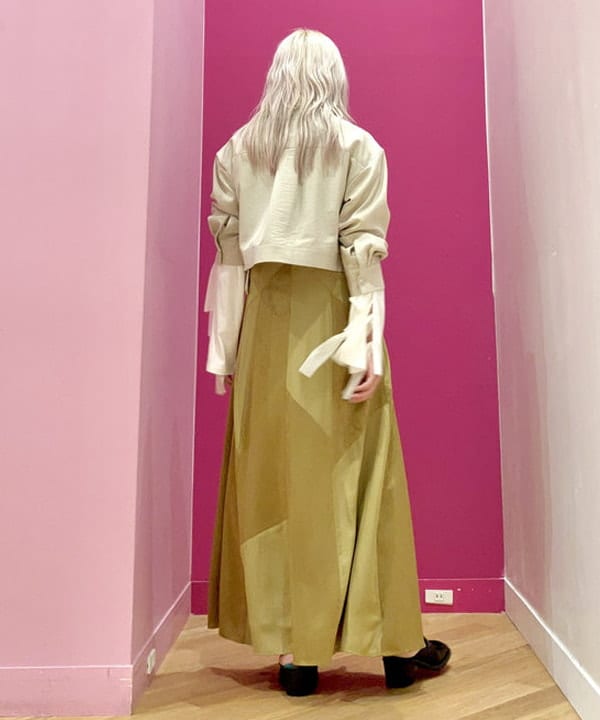 椎葉 未琴さんの「BEAMS WOMEN｜Ray BEAMS / ペニー ローファー ミュール」を使ったコーディネート