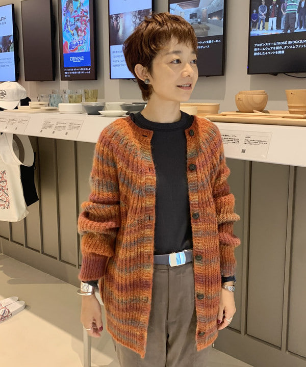 矢野(青木)優香さんの「BEAMS WOMEN｜BEAMS BOY / デタッチカラー ミリタリー ロングスリーブ」を使ったコーディネート