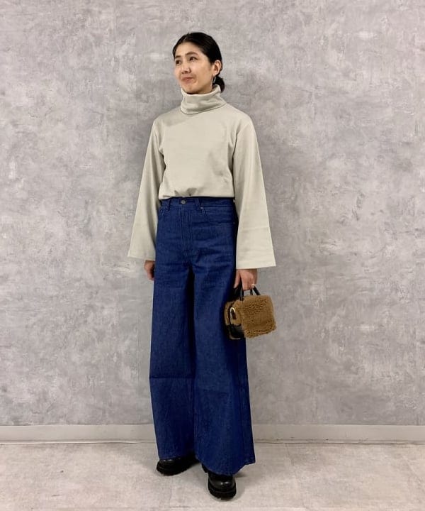 松元 晴佳さんの「BEAMS WOMEN｜VIOLAd’ORO × Demi-Luxe BEAMS / 別注 エコムートン ミニショルダーバッグ」を使ったコーディネート