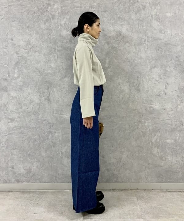 松元 晴佳さんの「BEAMS WOMEN｜VIOLAd’ORO × Demi-Luxe BEAMS / 別注 エコムートン ミニショルダーバッグ」を使ったコーディネート