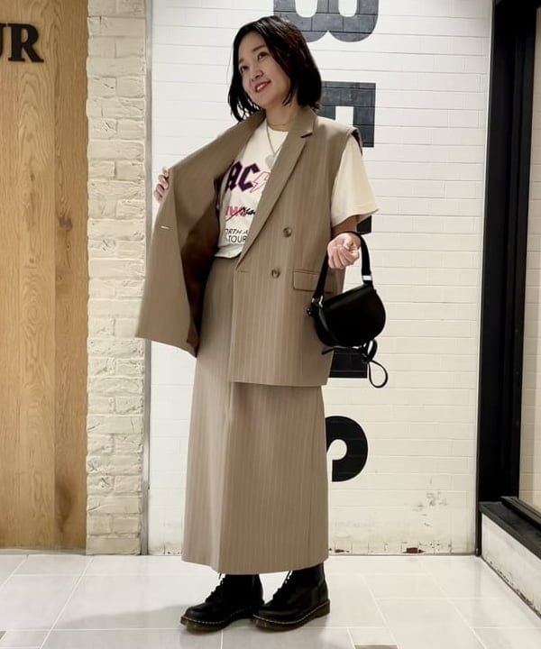 原田 まりんさんの「BEAMS WOMEN｜▲Dr.Martens / PASCAL 8ホール ブーツ」を使ったコーディネート