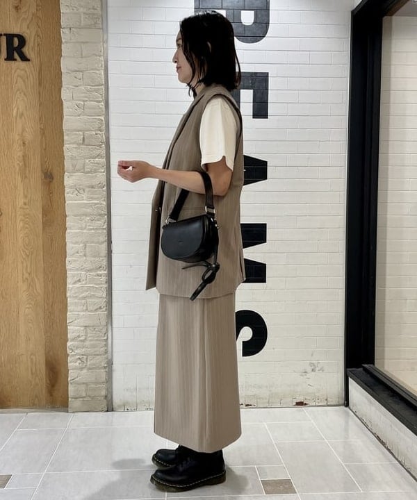 原田 まりんさんの「BEAMS WOMEN｜▲Dr.Martens / PASCAL 8ホール ブーツ」を使ったコーディネート