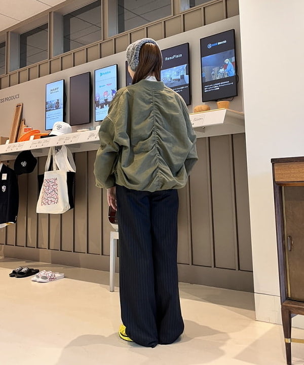 ちりこさんの「BEAMS WOMEN｜Ray BEAMS / フラワー ジャカード ハイネック ニット」を使ったコーディネート