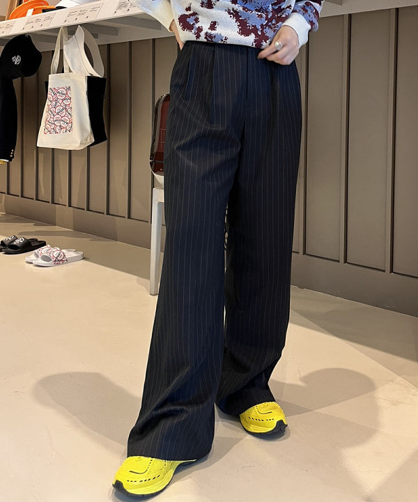 ちりこさんの「BEAMS WOMEN｜Ray BEAMS / フラワー ジャカード ハイネック ニット」を使ったコーディネート