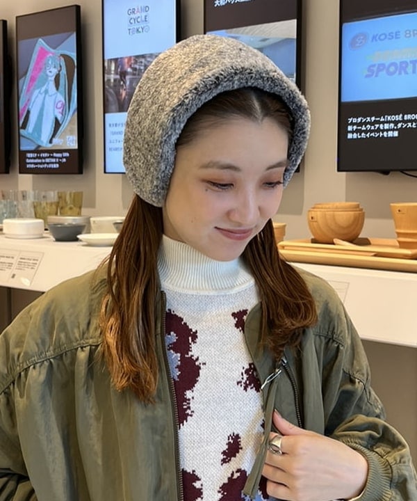 ちりこさんの「BEAMS WOMEN｜Ray BEAMS / フラワー ジャカード ハイネック ニット」を使ったコーディネート