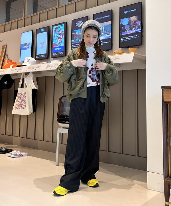 ちりこさんの「BEAMS WOMEN｜Ray BEAMS / フラワー ジャカード ハイネック ニット」を使ったコーディネート