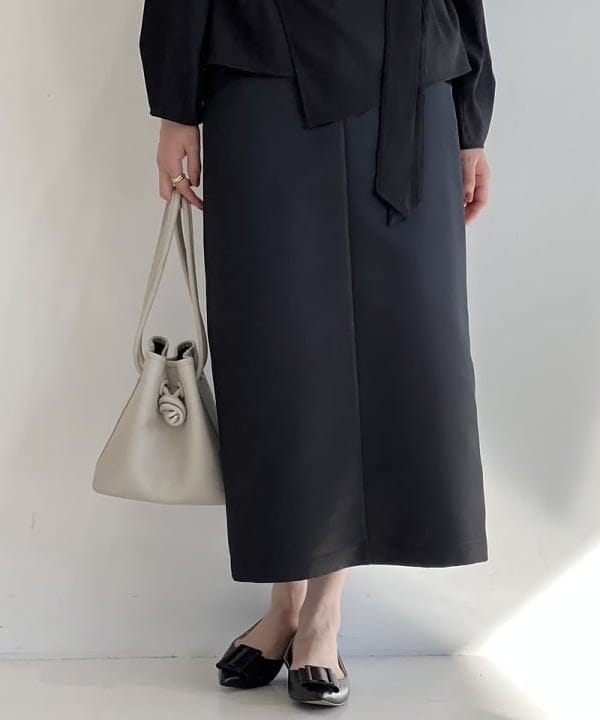 隈元 楓さんの「BEAMS WOMEN｜Demi-Luxe BEAMS / バックル ポインテッドトゥ パンプス」を使ったコーディネート