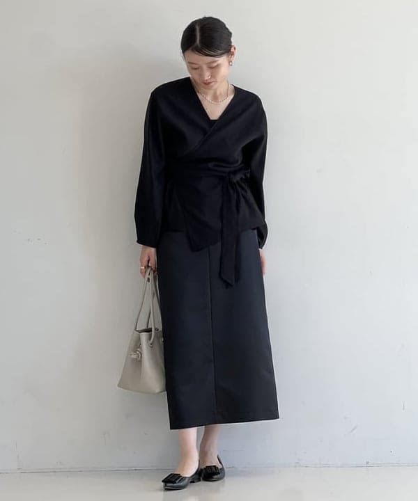 隈元 楓さんの「BEAMS WOMEN｜Demi-Luxe BEAMS / バックル ポインテッドトゥ パンプス」を使ったコーディネート