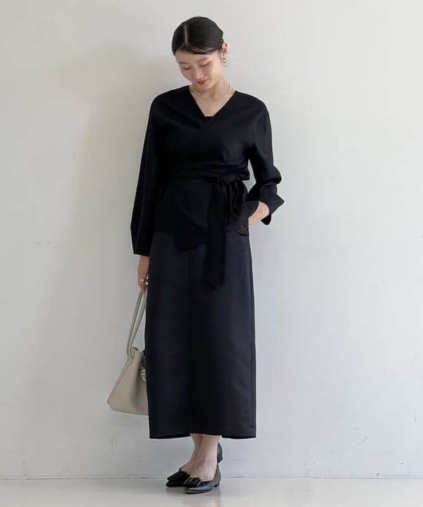 隈元 楓さんの「BEAMS WOMEN｜Demi-Luxe BEAMS / バックル ポインテッドトゥ パンプス」を使ったコーディネート