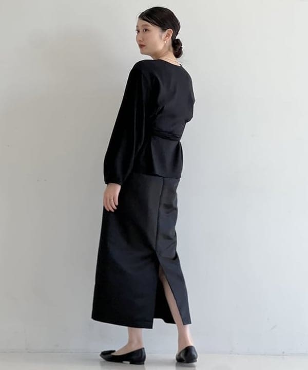 隈元 楓さんの「BEAMS WOMEN｜Demi-Luxe BEAMS / バックル ポインテッドトゥ パンプス」を使ったコーディネート