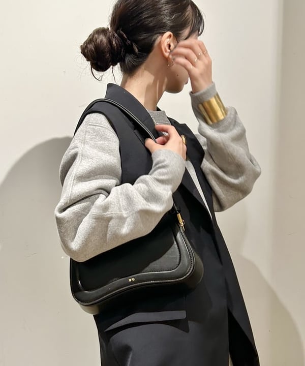 佐藤 美樹さんの「BEAMS WOMEN｜JW PEI / Joy Bag」を使ったコーディネート