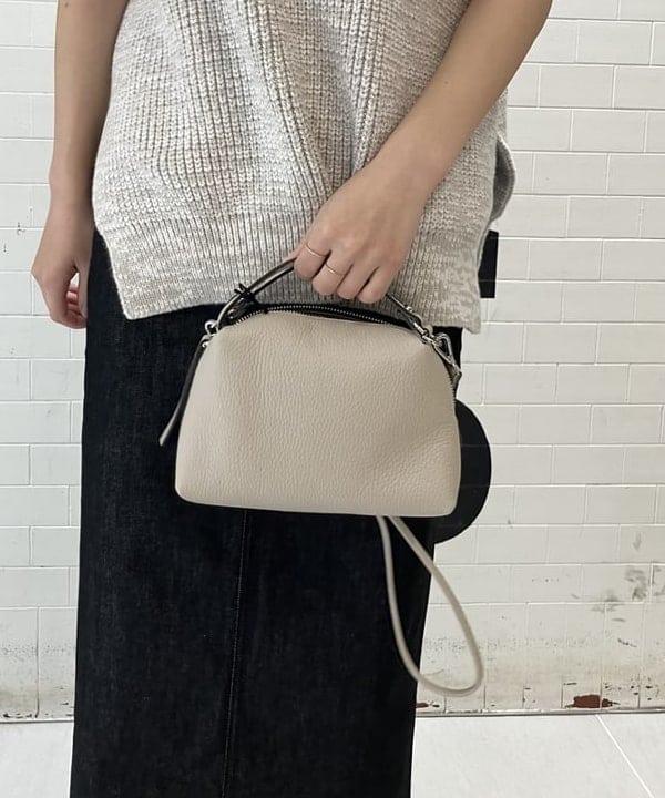 坂本 涼花さんの「BEAMS WOMEN｜GIANNI CHIARINI / ALIFA レザーショルダーバッグ S」を使ったコーディネート