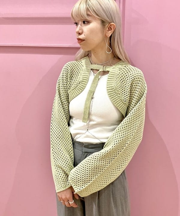 椎葉 未琴さんの「BEAMS WOMEN｜Ray BEAMS / 2way アーム ボレロ」を使ったコーディネート