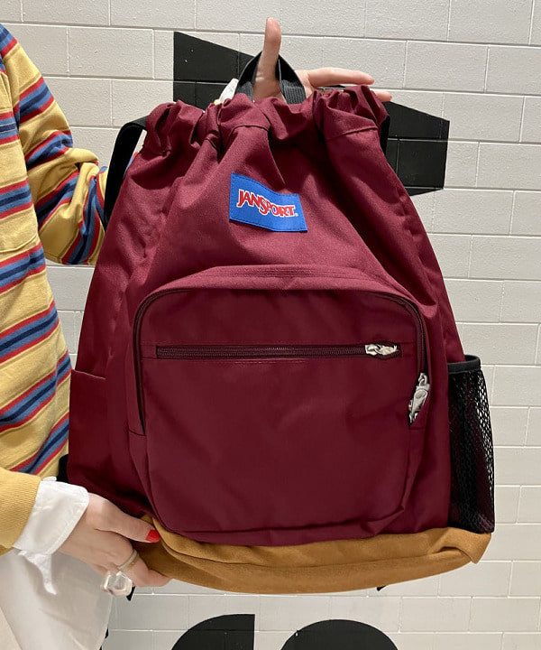 小原 もこさんの「BEAMS WOMEN｜JANSPORT &times; BEAMS / 別注 Pack & Go」を使ったコーディネート