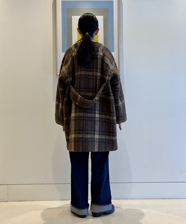 ミナミマリコさんの「BEAMS WOMEN｜12オンス デニム ペインター パンツ」を使ったコーディネート