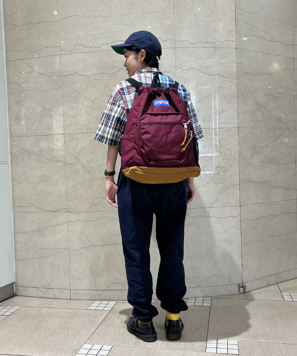 葵さんの「BEAMS WOMEN｜JANSPORT &times; BEAMS / 別注 Pack & Go」を使ったコーディネート