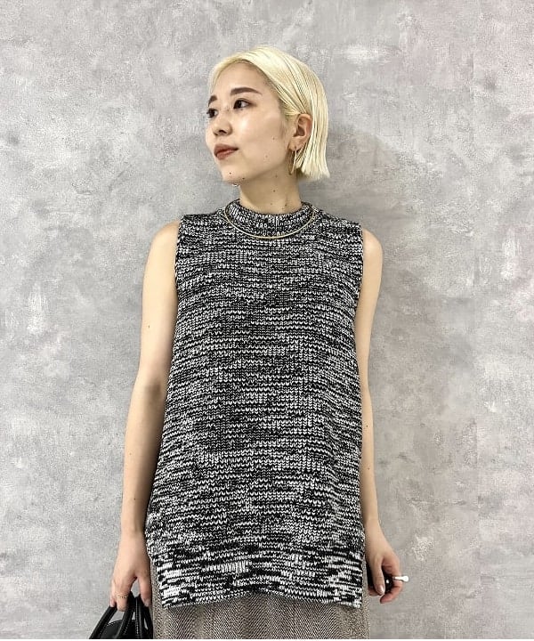 shirakiさんの「BEAMS WOMEN｜TOFF & LOADSTONE / コロン シュリンク ハンドバッグ」を使ったコーディネート