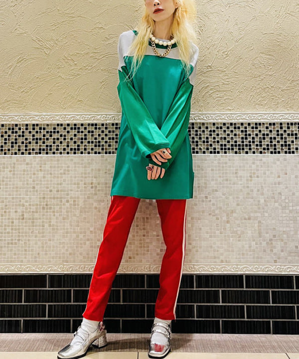 ひるてぃさんの「BEAMS WOMEN｜SCREEN STARS × BEAMS BOY / 別注 クレイジー フットボール Tシャツ」を使ったコーディネート