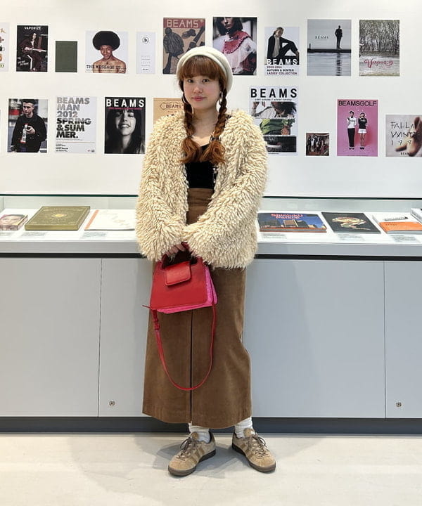 渡邊 舞さんの「BEAMS WOMEN｜Ray BEAMS / コーデュロイ BOXタック スカート」を使ったコーディネート