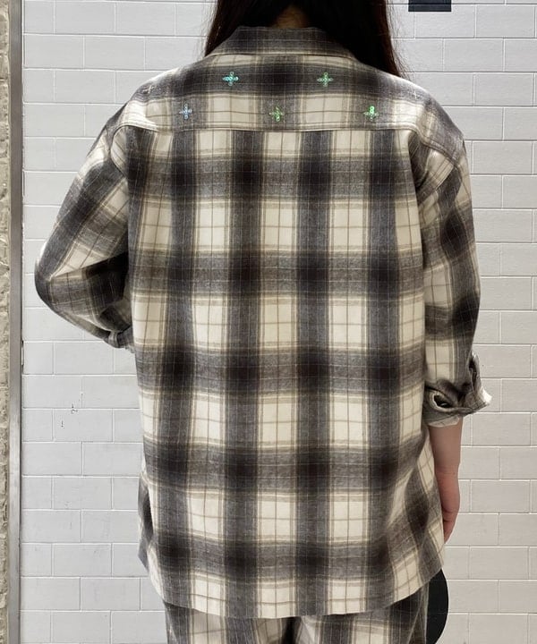 木村 海侑さんの「BEAMS WOMEN｜BEAMS BOY / 樹脂 パール ロング ネックレス」を使ったコーディネート