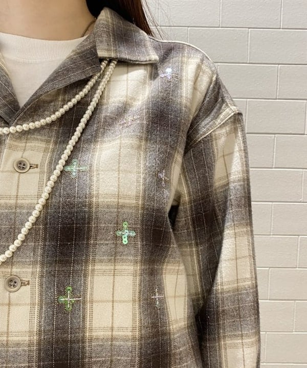 木村 海侑さんの「BEAMS WOMEN｜BEAMS BOY / 樹脂 パール ロング ネックレス」を使ったコーディネート