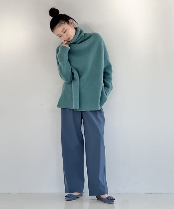 隈元 楓さんの「BEAMS WOMEN｜Demi-Luxe BEAMS / バックル ポインテッドトゥ パンプス」を使ったコーディネート