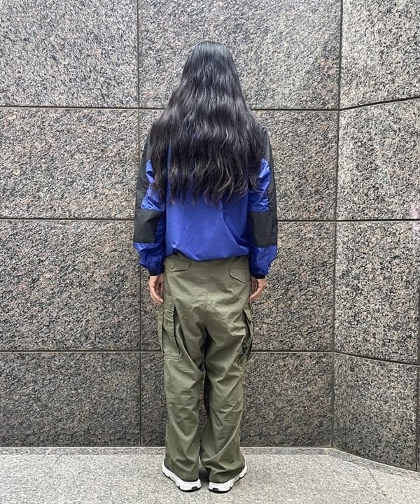 KOYO IKEDAさんの「BEAMS WOMEN｜BEAMS / ビッグ 6ポケット カーゴパンツ」を使ったコーディネート