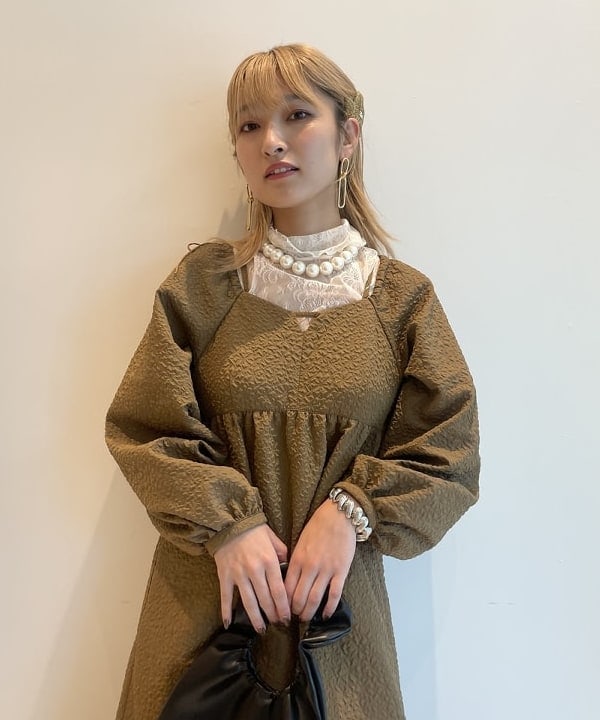 松本 佳菜子さんの「BEAMS WOMEN｜Ray BEAMS / アンクルストラップ パンプス」を使ったコーディネート