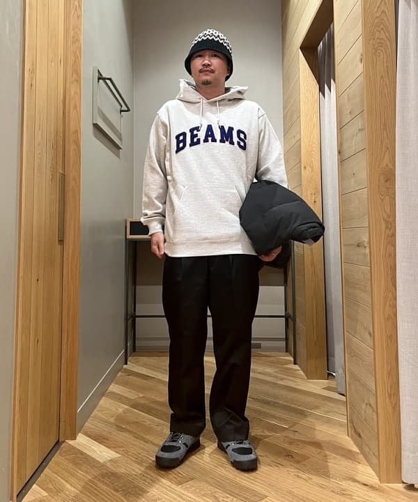 新里 京介さんの「BEAMS WOMEN｜BEAMS ベーシック フーディ」を使ったコーディネート