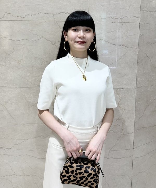 カワライさんの「BEAMS WOMEN｜RBS / スソ フェザー タイトスカート」を使ったコーディネート