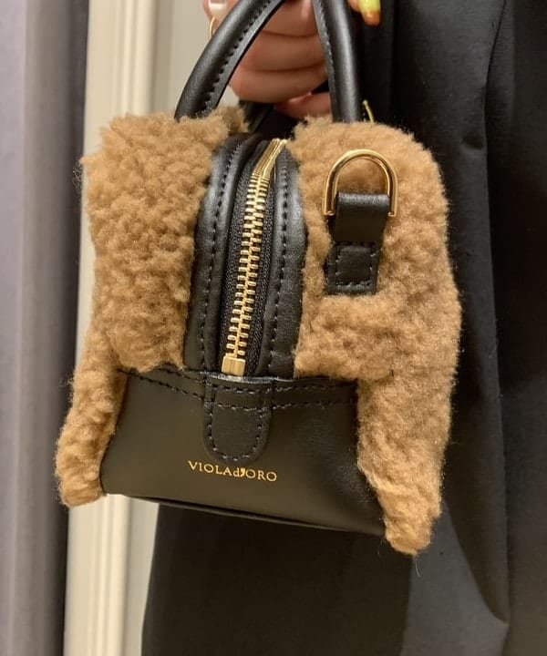 中川　ゆららさんの「BEAMS WOMEN｜VIOLAd’ORO × Demi-Luxe BEAMS / 別注 エコムートン ミニショルダーバッグ」を使ったコーディネート