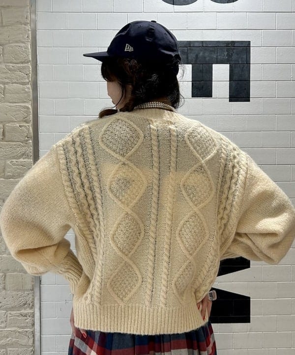 小原 もこさんの「BEAMS WOMEN｜BEAMS BOY / 樹脂 パール ロング ネックレス」を使ったコーディネート